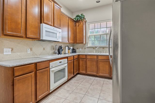 8712 Iron Horse Drive, Irving, TX 75063