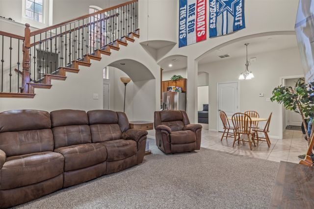 8712 Iron Horse Drive, Irving, TX 75063