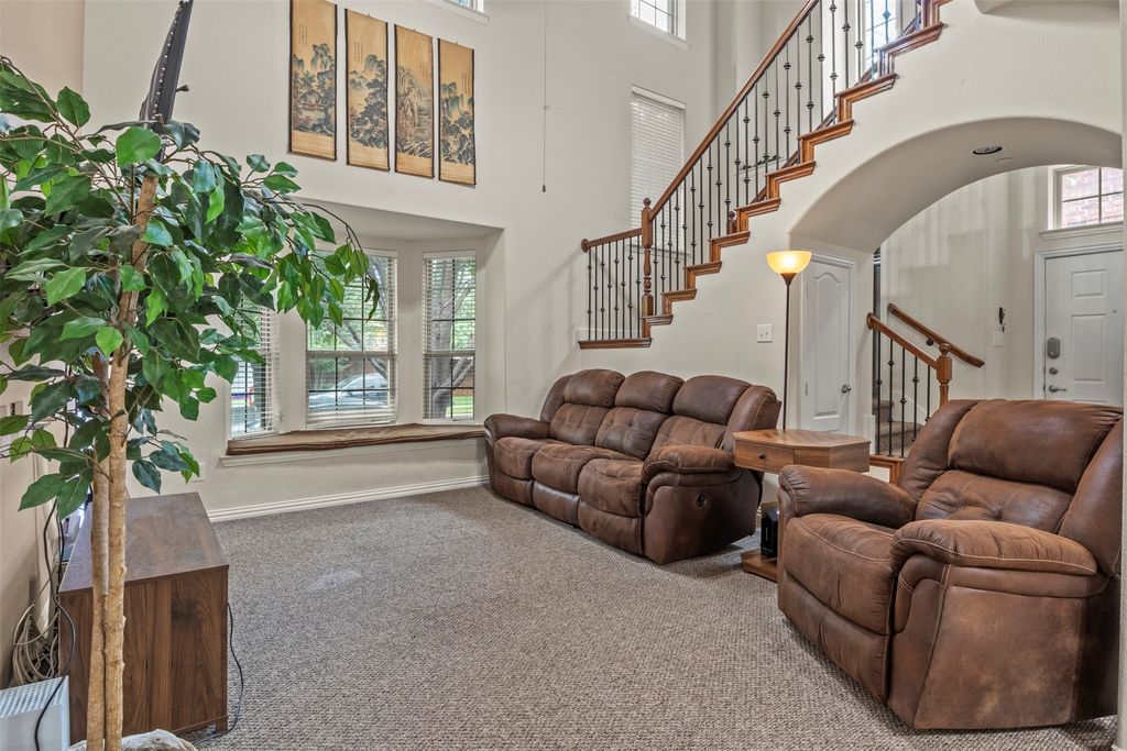 8712 Iron Horse Drive, Irving, TX 75063