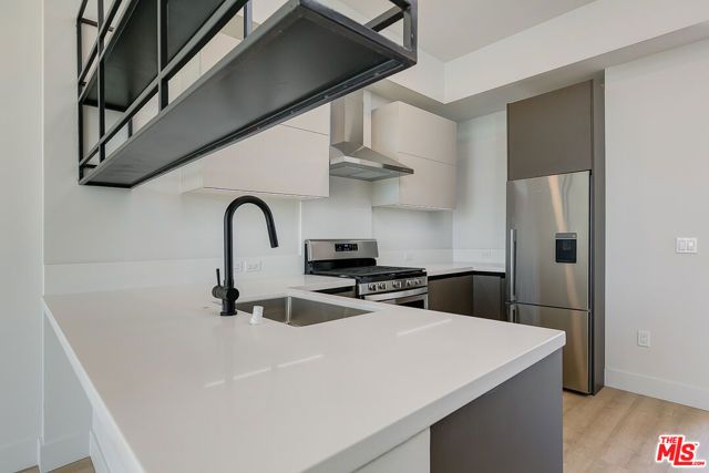 3833 Dunn 406, Culver City, CA 90232