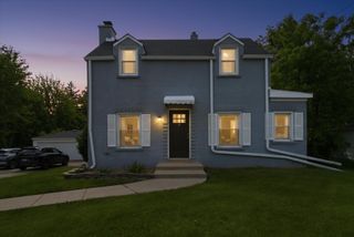 306 N Elmhurst Road, Prospect Heights, IL 60070