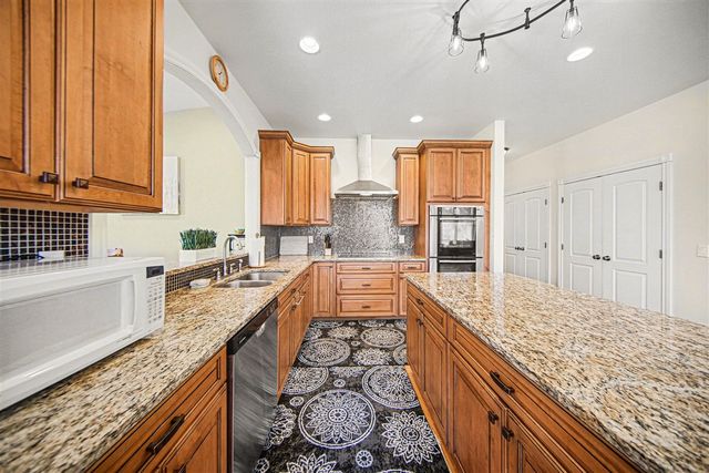 1770 Sandy Creek Lane, Ann Arbor, MI 48103