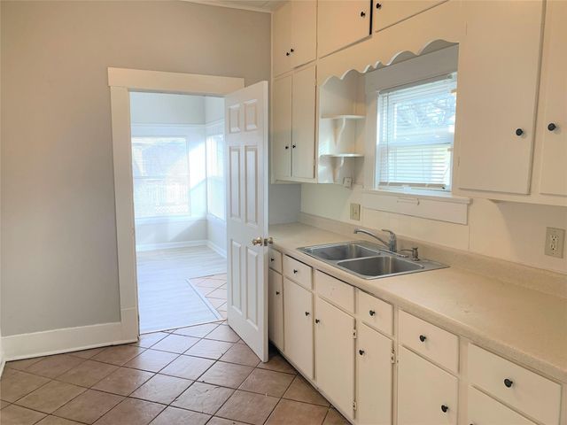 520 E Day Street, Denison, TX 75021