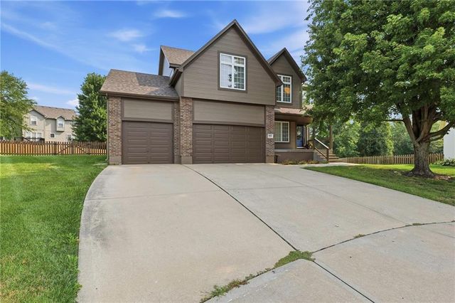 932 Elder Court, Raymore, MO 64083
