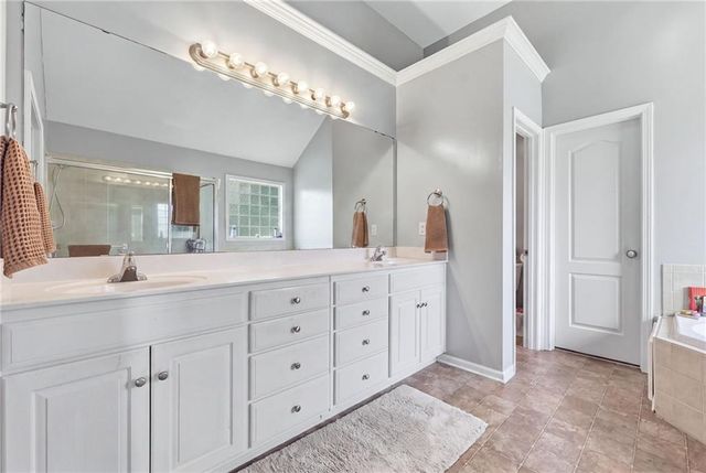 932 Elder Court, Raymore, MO 64083