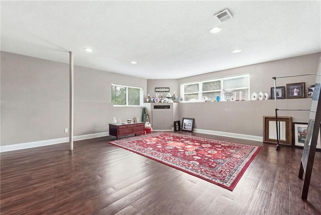 932 Elder Court, Raymore, MO 64083