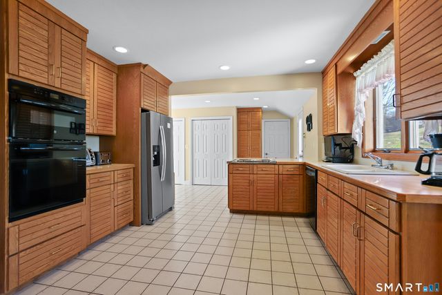 7 Cedar Crest Road, Trumbull, CT 06611