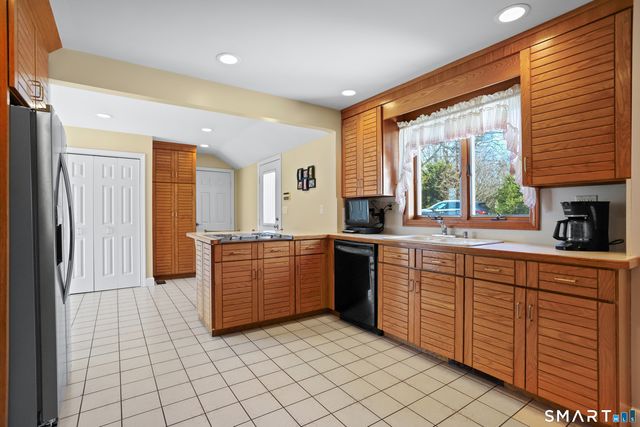 7 Cedar Crest Road, Trumbull, CT 06611