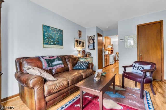 11 Colonial Ct 11, High Bridge Boro, NJ 08829