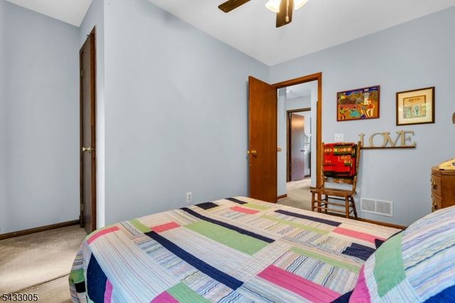 11 Colonial Ct 11, High Bridge Boro, NJ 08829