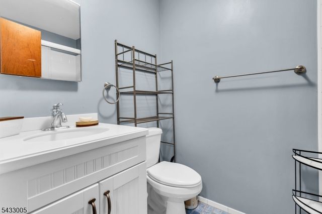 11 Colonial Ct 11, High Bridge Boro, NJ 08829