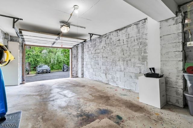 11 Colonial Ct 11, High Bridge Boro, NJ 08829