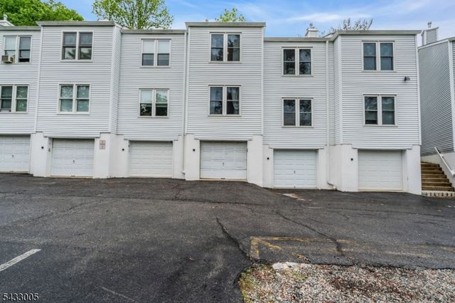 11 Colonial Ct 11, High Bridge Boro, NJ 08829