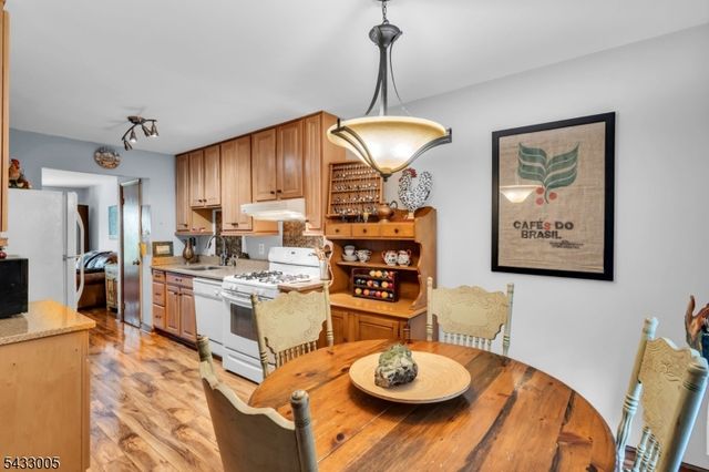 11 Colonial Ct 11, High Bridge Boro, NJ 08829