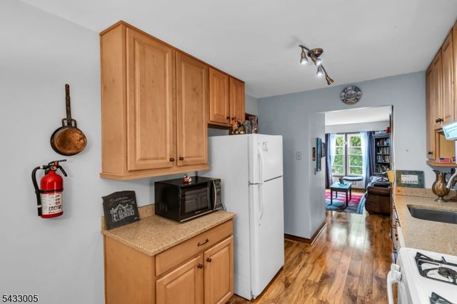 11 Colonial Ct 11, High Bridge Boro, NJ 08829
