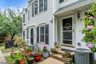 11 Colonial Ct 11, High Bridge Boro, NJ 08829