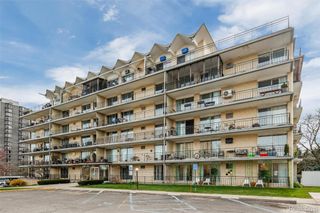8300 E Jefferson Avenue 307, Detroit, MI 48214