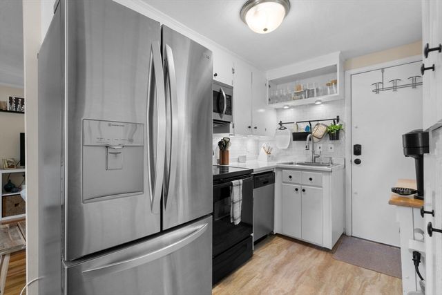 107 Vernon St D, Wakefield, MA 01880