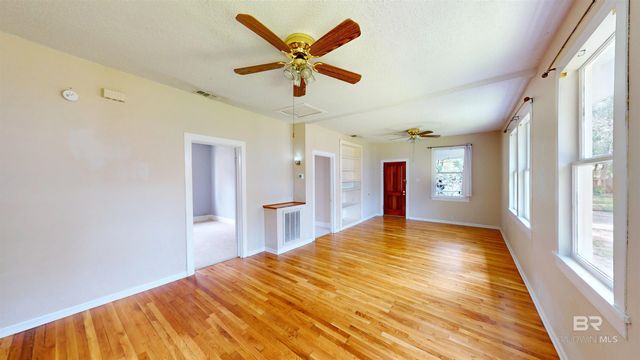 29 HOUSTON Street, Mobile, AL 36606