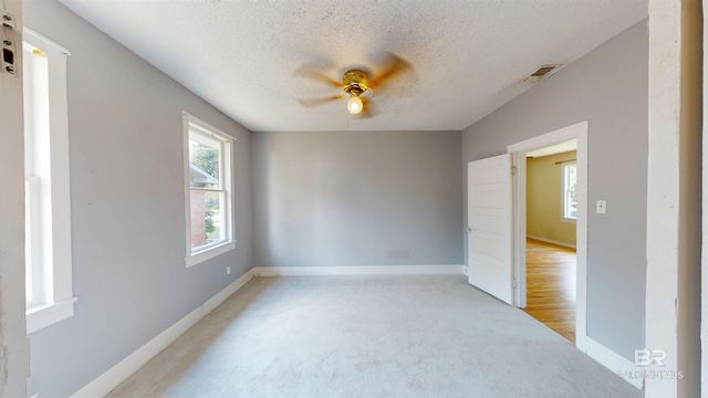 29 HOUSTON Street, Mobile, AL 36606