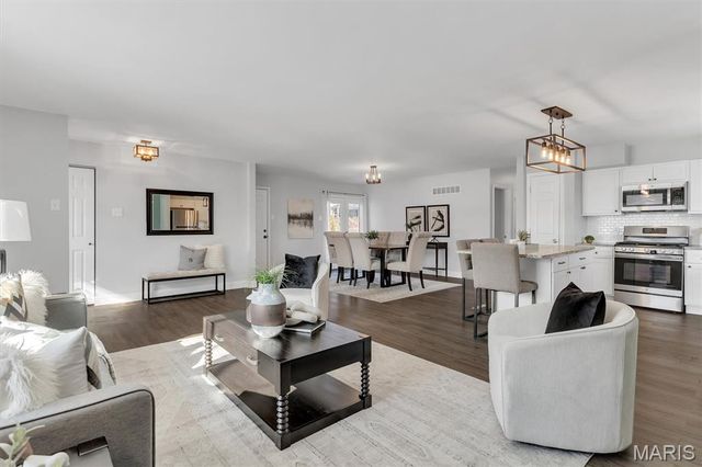 4603 Mattis Road, St Louis, MO 63128