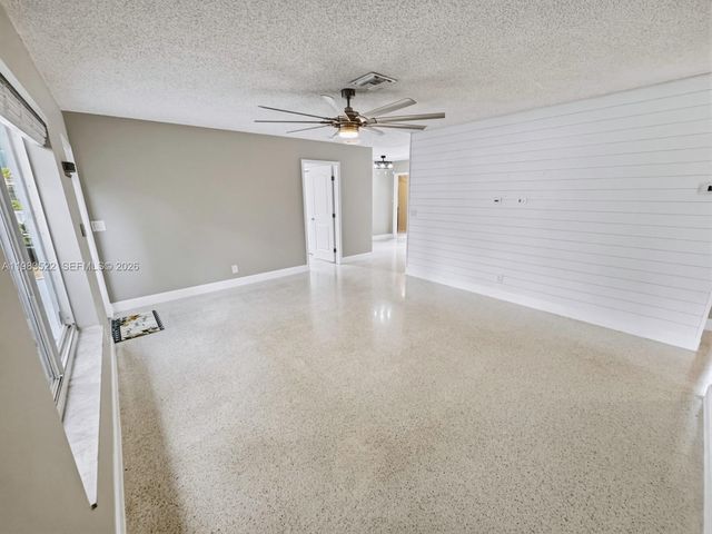 1772 NW 39th St, Oakland Park, FL 33309