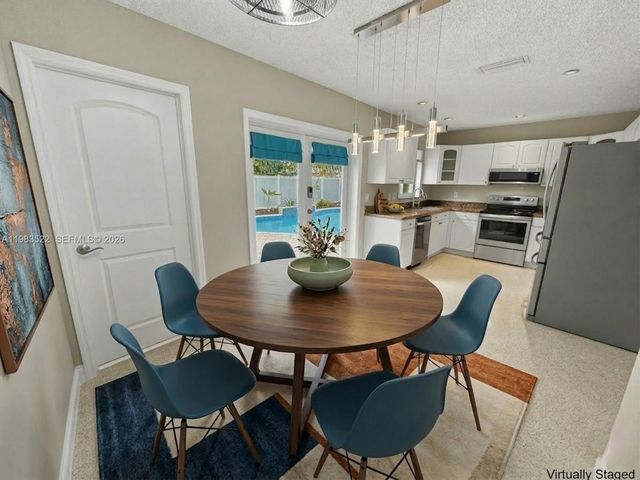 1772 NW 39th St, Oakland Park, FL 33309