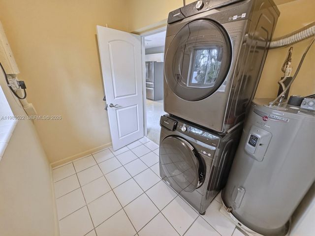 1772 NW 39th St, Oakland Park, FL 33309