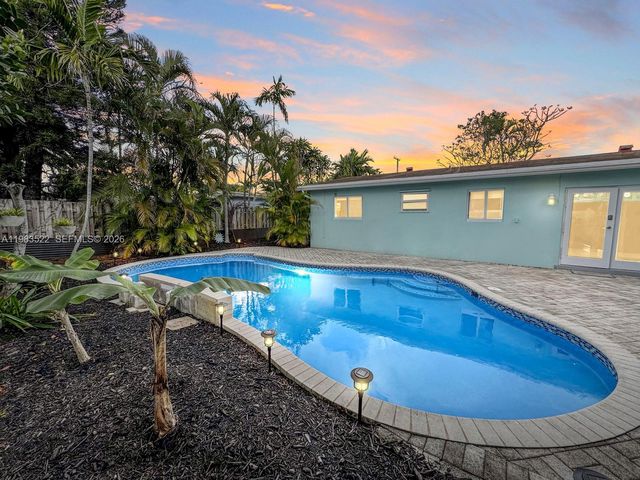 1772 NW 39th St, Oakland Park, FL 33309