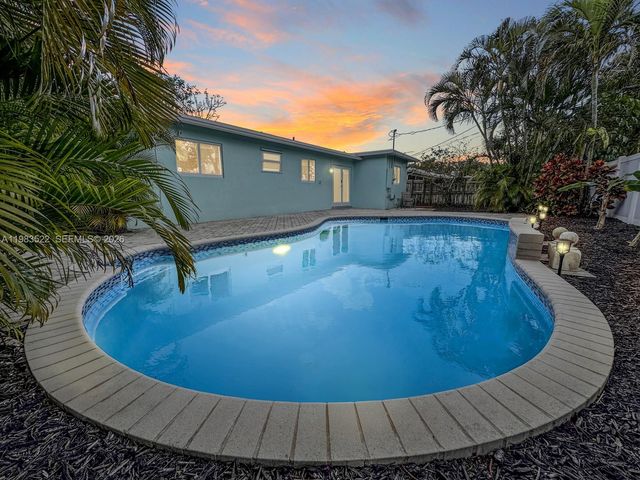 1772 NW 39th St, Oakland Park, FL 33309