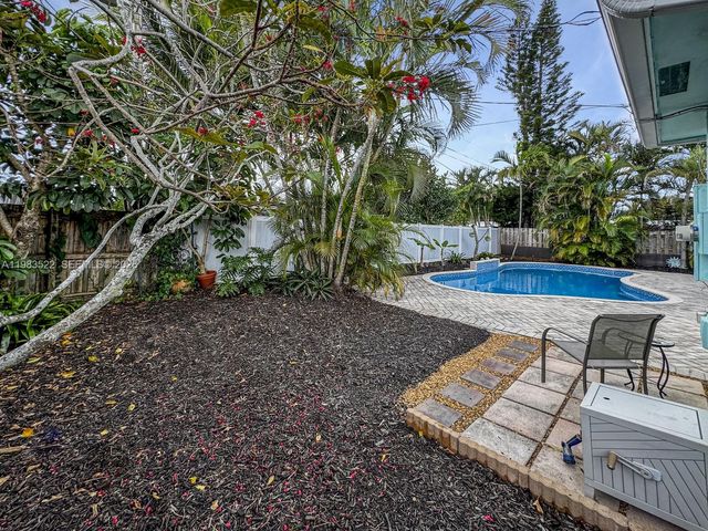 1772 NW 39th St, Oakland Park, FL 33309