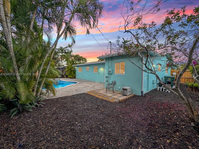 1772 NW 39th St, Oakland Park, FL 33309