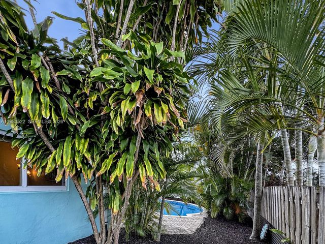 1772 NW 39th St, Oakland Park, FL 33309