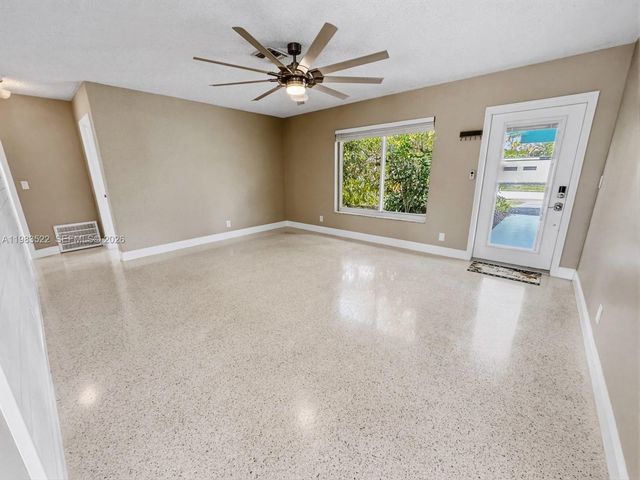 1772 NW 39th St, Oakland Park, FL 33309