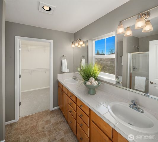 1918 24th Avenue NE, Issaquah, WA 98029