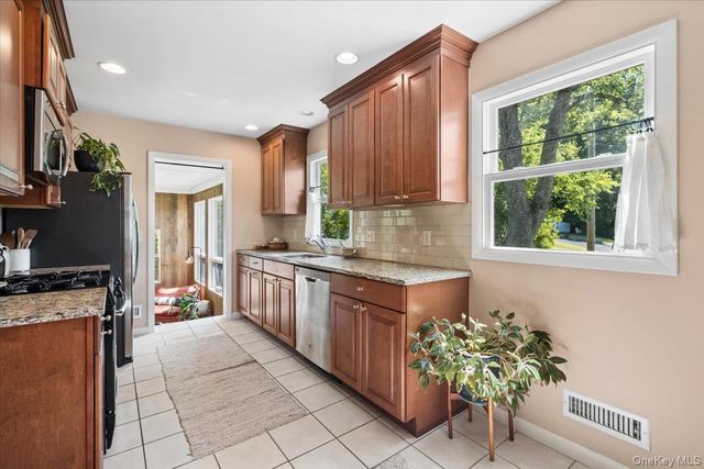 3 Gabriel Drive, Cortlandt Manor, NY 10567