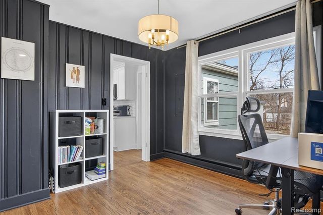 23170 Hawthorne Street, Farmington, MI 48336