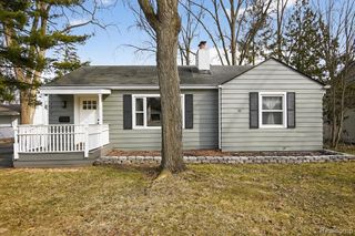 23170 Hawthorne Street, Farmington, MI 48336