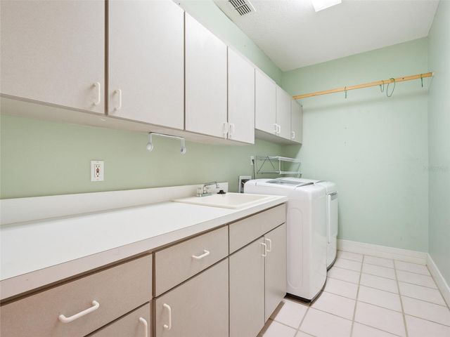 1996 TOURNAMENT DRIVE, Apopka, FL 32712