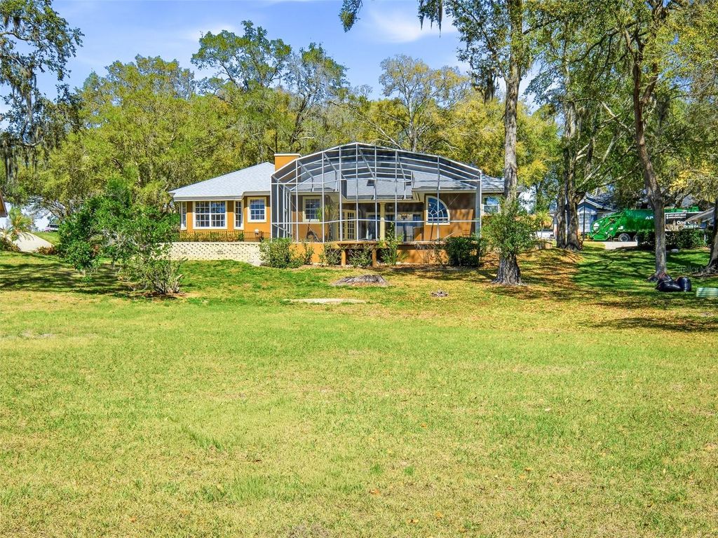 Image 12 of property listing at 1996 TOURNAMENT DRIVE, Apopka, FL 32712