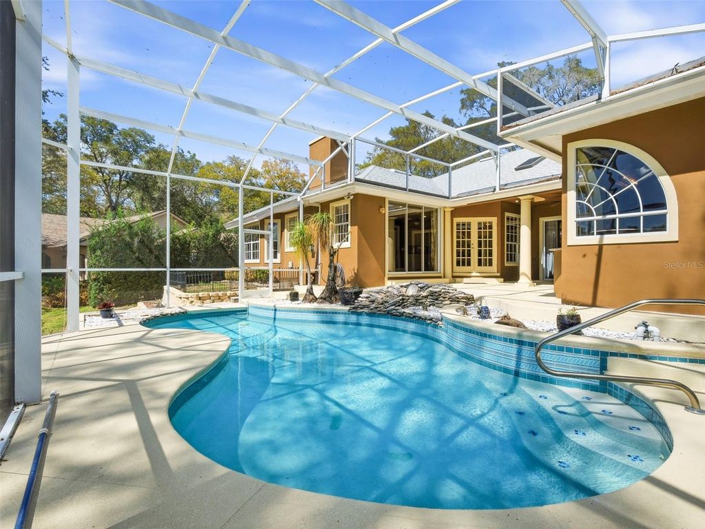 Image 15 of property listing at 1996 TOURNAMENT DRIVE, Apopka, FL 32712