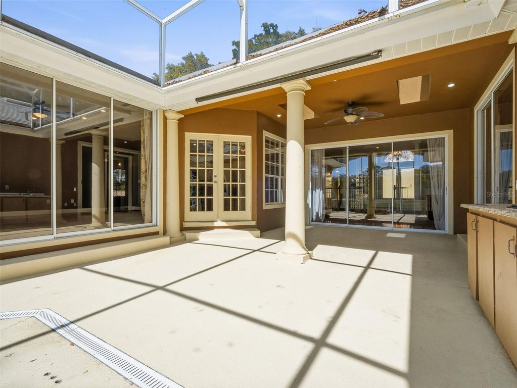 Image 17 of property listing at 1996 TOURNAMENT DRIVE, Apopka, FL 32712