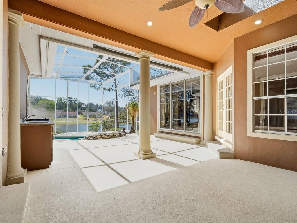 Image 18 of property listing at 1996 TOURNAMENT DRIVE, Apopka, FL 32712