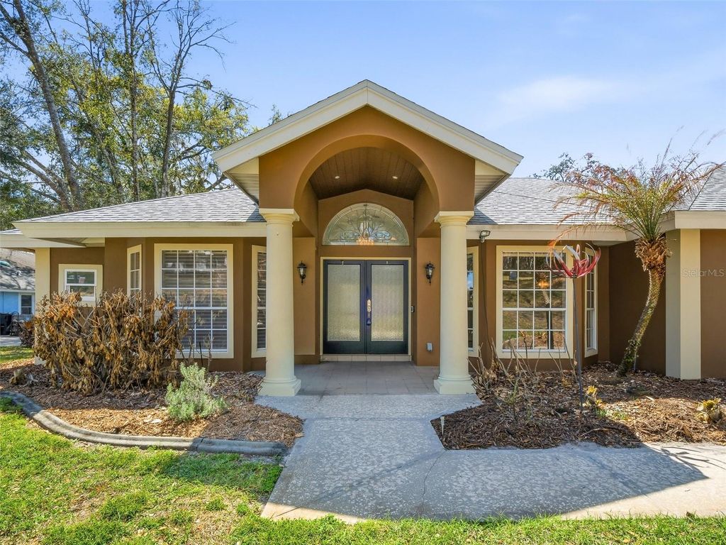 Image 3 of property listing at 1996 TOURNAMENT DRIVE, Apopka, FL 32712