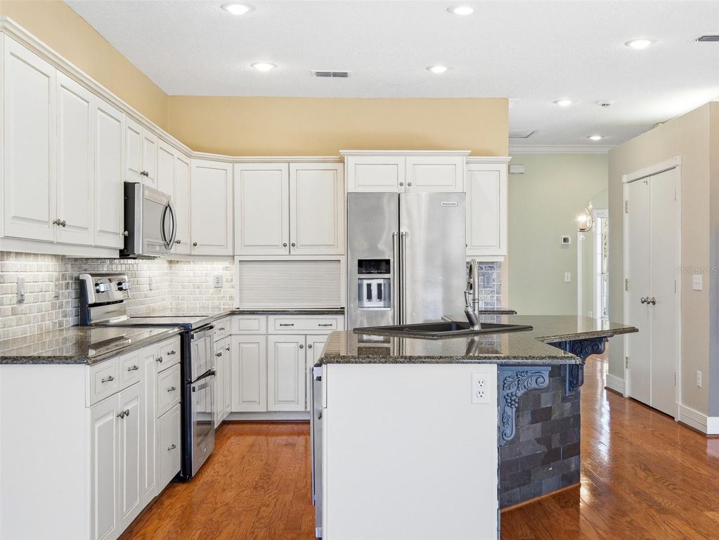 Image 21 of property listing at 1996 TOURNAMENT DRIVE, Apopka, FL 32712