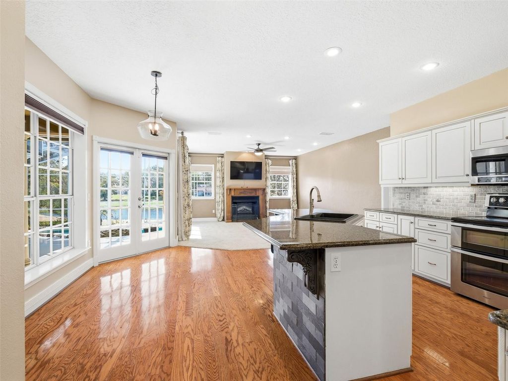 Image 24 of property listing at 1996 TOURNAMENT DRIVE, Apopka, FL 32712