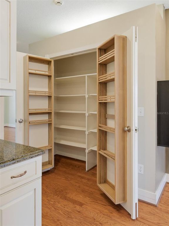 Image 25 of property listing at 1996 TOURNAMENT DRIVE, Apopka, FL 32712