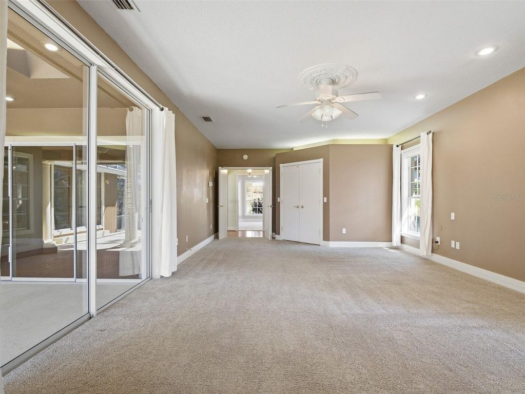 Image 29 of property listing at 1996 TOURNAMENT DRIVE, Apopka, FL 32712