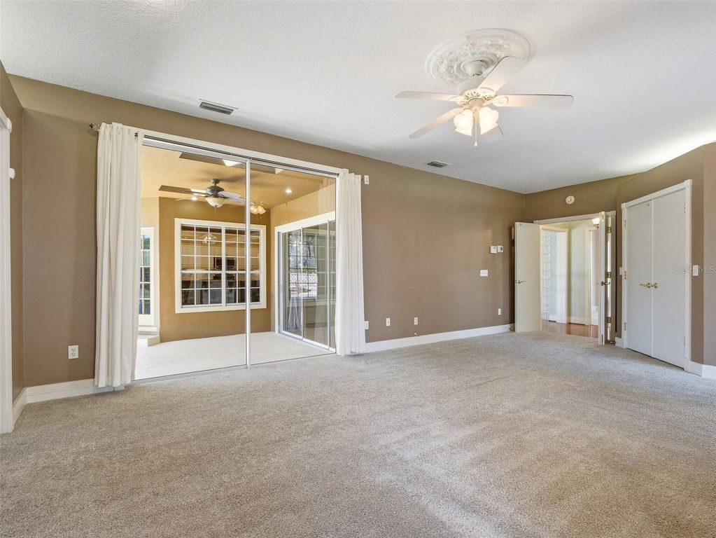 Image 30 of property listing at 1996 TOURNAMENT DRIVE, Apopka, FL 32712