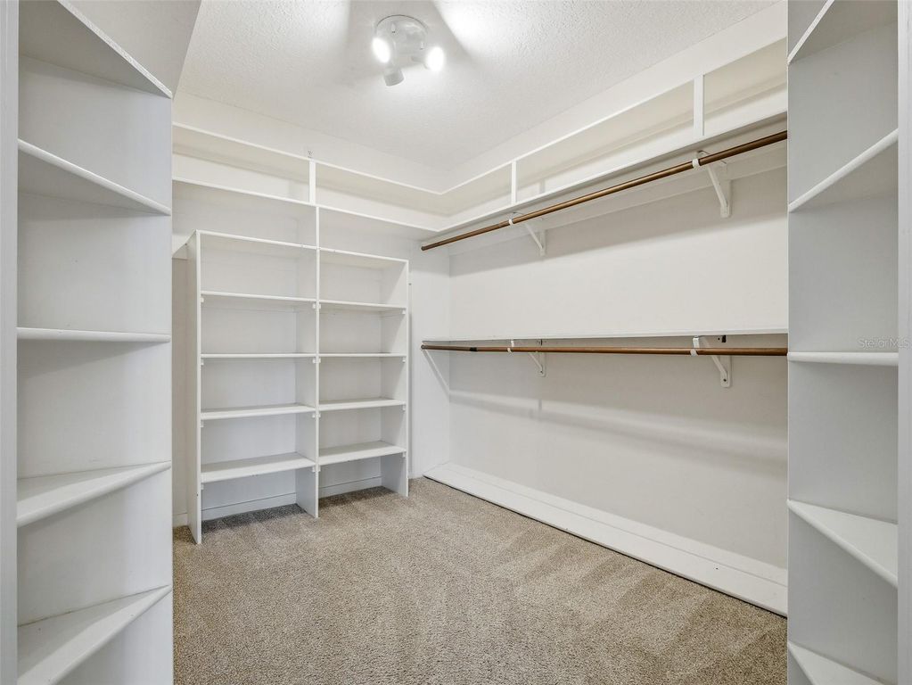 Image 31 of property listing at 1996 TOURNAMENT DRIVE, Apopka, FL 32712